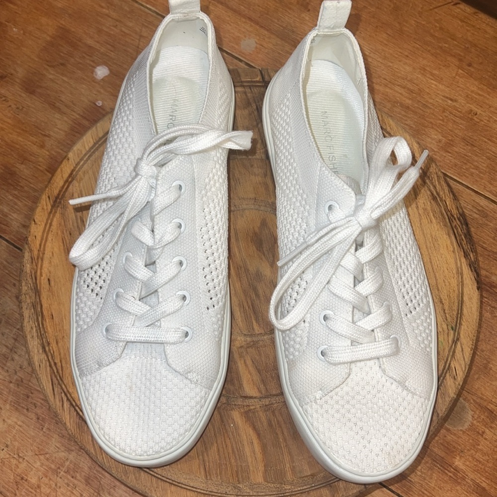 Women’s Marc Fisher Sashya White Mesh Lace-Up Sneakers